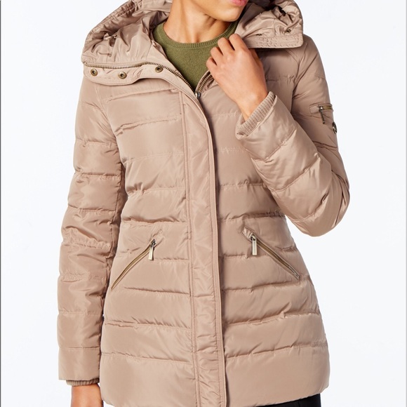 MICHAEL Michael Kors Faux-Fur-Collar Puffer Coat - Picture 3 of 8